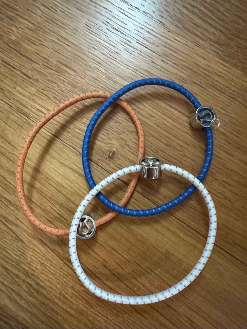 3 lululemon hair tie reflective never used